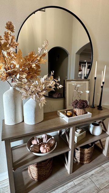 Table Fall Decor, Art Deco Style Interior, Entry Table Decor, Console Table Styling, Easy Fall Decor, Console Table Decorating, Entryway Table Decor, Cozy Fall Decor, Fall Decor Inspiration