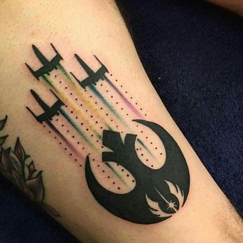 25 of the Best Star Wars Tattoos in the Galaxy - Star Trek Tattoo, Nerdy Tattoos, Tattoos Infinity, Nerd Tattoo, Wing Tattoo, Tattoos Geometric, Geniale Tattoos, Star Wars Tattoo, Disney Tattoos