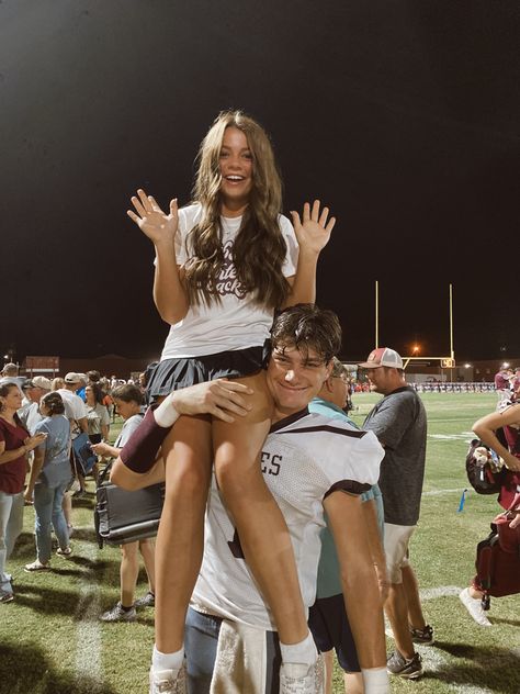 Football Field Photoshoot Couple, Wrestling Boyfriend Couples, Cute Bf And Gf Pics Football Players, Football And Cheer Photoshoot, Rugby Girlfriend Aesthetic, Cute Couple Pics Football, Cheer And Football Couples Pictures, Football And Cheerleader Pictures, Cheerleader And Football Player Couple