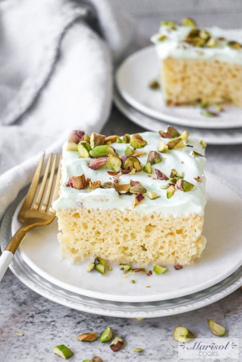 Pistachio Milk Cake, Cake Pistachio, Rose Pistachio, Chocolate Tres Leches Cake, Pistachio Milk, Tres Leches Cake Recipe, Pistachio Cake, Milk Cake, Tres Leches Cake