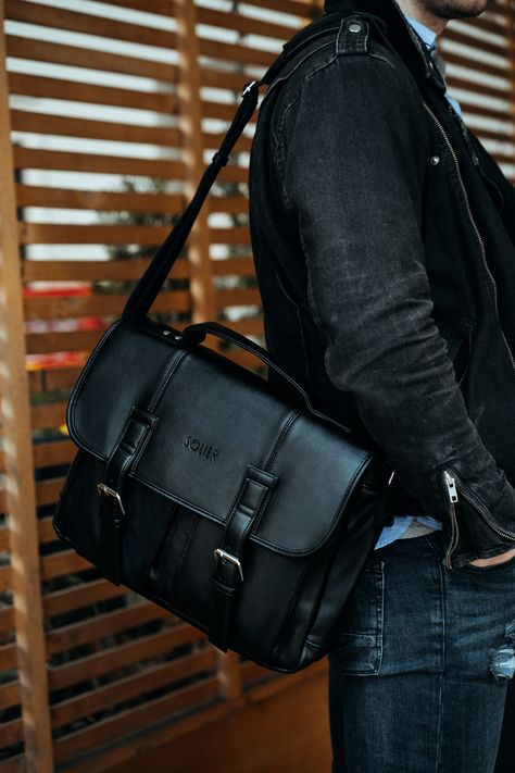 Briefcase Aesthetic Men, Messenger Bag Aesthetic Men, Men Bag Aesthetic, Men Work Bag, Bag For Men Aesthetic, Laptop Bags For Men Style, Men’s Bags, Briefcase Aesthetic, Bussines Bag