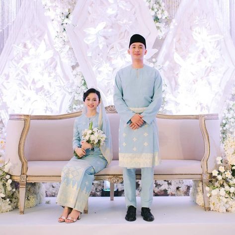 Malay Wedding Dress Nikah, Wedding Dress Songket, Songket Wedding Dress, Songket Kurung, Nikah Attire, Songket Wedding, Melayu Wedding, Malay Wedding Dress, Baju Kahwin