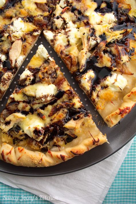 Pizza With Balsamic Glaze, Pizza Oven Recipes, Pizza Calzone, Pizza Calzones, Pizza Flatbread, Chicken Salads, Artisan Pizza, White Pizza, Pizza Margherita