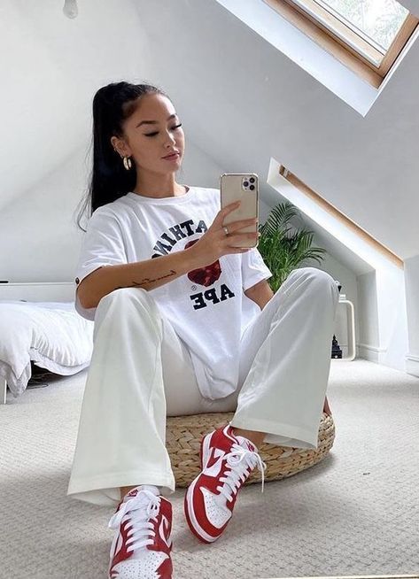 Dunk Outfits, Dunks Outfit, Tomboy Style Outfits, Looks Black, Streetwear Fashion Women, Red Outfit, Streetwear Women, Looks Style, Mode Inspiration