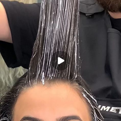 Mehmet Şahin on Instagram: "Brushlight 🫶🏼 #brushlight #hair #hairstyle #haircolor" Brush On Highlights Hair Diy, Brush Light Hair, How To Do Highlights, Brush Highlights, Diy Highlights, Eyelash Brush, Mid Length Hair, Bleached Hair, Light Hair