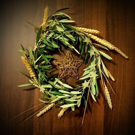 Olive Branches, House Decoration, Olive Branch, Christmas Wreath, Grapevine Wreath, Grape Vines, Wheat, Christmas Wreaths, Wreath