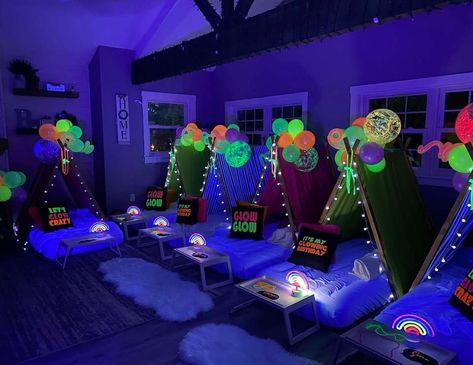 Let’s glow crazy slumber party / Birthday "Let’s glow crazy " | Catch My Party Let’s Glow Crazy, Neon Sleepover, Glow Birthday Party Ideas, Crazy Catch, Preteen Birthday, Birthday Disco, Glow Theme Party, Crazy Birthday, Birthday Sleepover Ideas