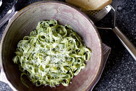 Friday Faves and a Mother's Day Brunch Recipe Round-Up Homemade Spinach Pasta, Smitten Kitchen Recipes, Spinach Pasta Recipes, Pasta Homemade, Fresh Spinach, Spinach Pasta, Smitten Kitchen, Vegetarian Pasta, Fresh Pasta