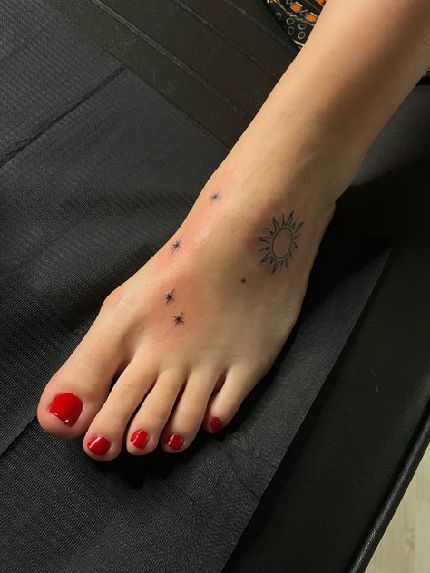 Stars On Feet Tattoo, Feet Tattoos For Women Minimalist, Patchwork Feet Tattoos, Patchwork Foot Tattoo, Small Toe Tattoos, Sun Foot Tattoo, Dainty Foot Tattoos For Women, Star Foot Tattoos, Toe Tattoo