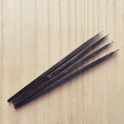 Katori Shintō-ryū Germany on Instagram: “Bo-Shuriken (throwing spikes) of the Katori Shintō Ryū. Many ancient japanese schools taught the art of throwing spikes in their curriculum…” Japanese Spear, Throwing Spikes, Throwing Spear, Weaponized Scissors, Ground Spikes, Japanese School, Germany, Instagram, Art