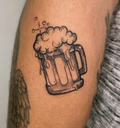 Beer Flash Tattoo, Beer Tattoo Ideas, Beer Tattoo, Tattoos Masculinas, Beer Tattoos, Black Skull Tattoo, Bottle Tattoo, Upper Arm Tattoos, Sun Tattoos