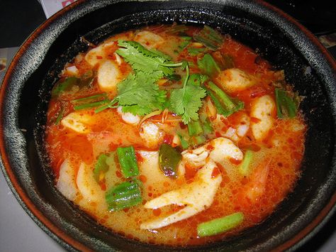 Tom Yum Goong - Spicy Shrimp Soup Spicy Shrimp Soup, Shrimp Soup Recipes, Tom Yum Goong, Tastiest Food, Seafood Mix, Tasty Thai, Tom Yum Soup, Seafood Menu, Shrimp Soup