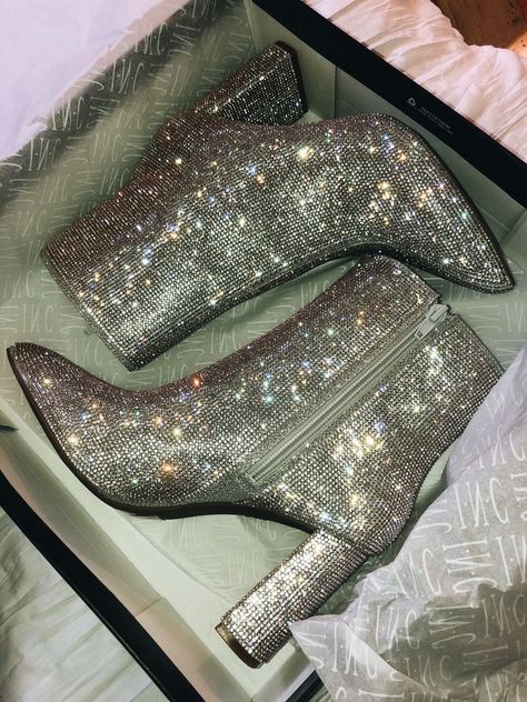 Super sparkly ankle booties. Sparkle Booties Outfit, Sparkly Silver Shoes, Boots Sparkle, Prom Shoes Sparkly, Sparkle Boots, Glittery Shoes, Sparkly Boots, Shiny Boots, Sparkle Outfit