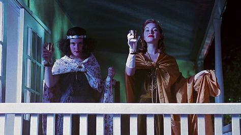 Heavenly Creatures 00s Movies, Titanic Kate Winslet, Creature Movie, Heavenly Creatures, Pinterest Journal, Peter Jackson, Septième Art, Witch Books, James Cameron