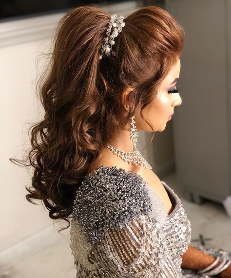 Hairstyle For Reception, Reception Hairstyle, Wedding Reception Hairstyles, Party Hairstyles For Long Hair, Reception Hairstyles, Easy Party Hairstyles, Hairstyles For Gowns, Cute Prom Hairstyles, Hair Style On Saree