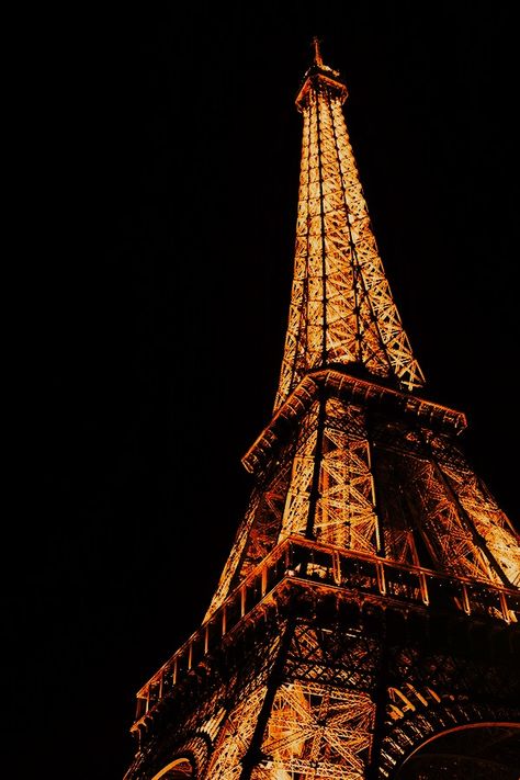 France Background, Pretty Screensavers, Paris Aesthetic Night, Paris France Photos, View At Night, Filter Photography, Wallpaper Ramadhan, Eiffel Tower Photography, Tower City