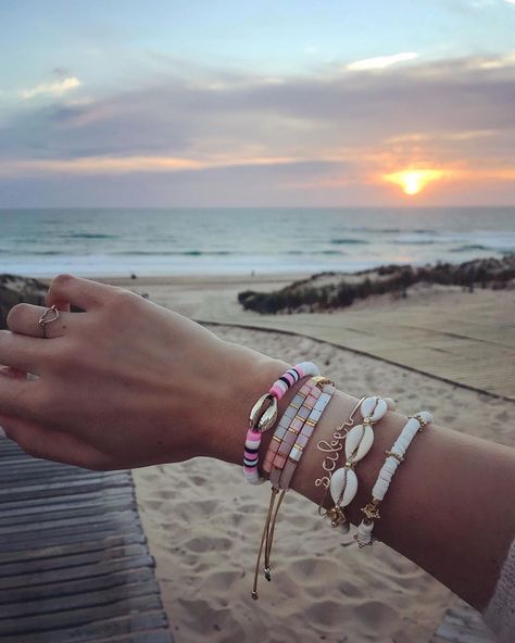 Surfer Aesthetic, Shell Bracelet, Bracelet Diy, Heart Jewelry, Hairstyle Ideas, Tulum, Diy Bracelets, Bracelet Making, Sea Shells