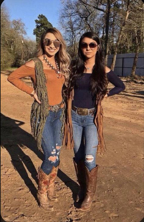 Princess Cowgirl, Country Concert Outfit Winter, Country Concert Outfits, Cowgirl Boots Outfit, Cute Cowgirl Outfits, Cowgirl Style Outfits, Outfits For Mexico, Southern Outfits, Country Style Outfits