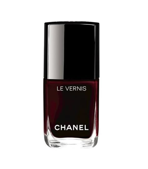 Iconic: Chanel’s Rouge Noir Nail Polish Shade Was a Happy Accident Vamp Nail Polish, Chanel Vamp, Dark Red Nail Polish, Burgundy Nail Polish, Fall Pedicure, Chanel 2015, Chanel Nail Polish, Harry Styles Nails, Dark Red Nails