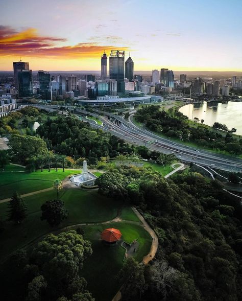 Perth Vibes on Instagram: “Kings Park Views ❤ 📷 by @tomproudfoot #perthvibes” Kings Park Perth, Kings Park, Disney Magic Kingdom, Perth Australia, Perth Western Australia, August 21, City House, Magic Kingdom, Holiday Travel