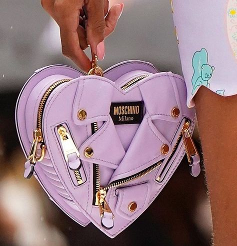 Pastel Trends, Moschino Bag, Moschino Bags, Investment Bags, Designer Labels, Spring Couture, Lazy Oaf, Couture Details, Spring Summer 2022