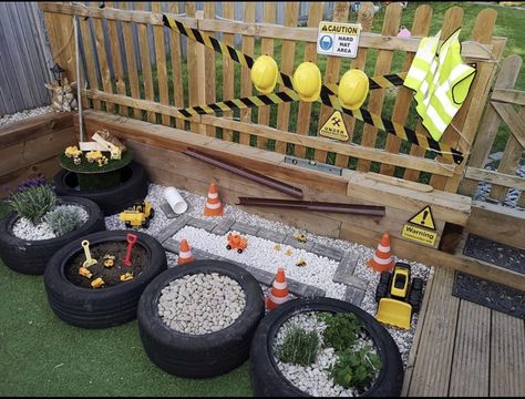 Garden Ideas Eyfs Outdoor Classroom, Childminding Garden Ideas, Montessori Outside Play Area, Construction Play Area Outdoor, Toddler Outdoor Play Area Ideas, Eyfs Construction Area Outdoor Play, Curiosity Approach Garden, Construction Area Early Years Outdoor, Infant Outdoor Play Area