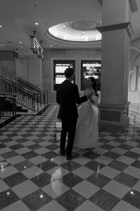 City Hall Marriage, Classic Engagement Photos, Elegant Engagement Photos, Classy Engagement Photos, Vintage Engagement Photos, Engagement Announcement Photos, Engagement Picture Outfits, Cute Engagement Photos, Couple Engagement Pictures