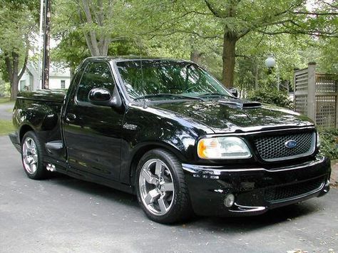 2000 Ford F150 Lightning in Black 2000 Ford F150, Ford Lighting, Jeep Srt8, Ford Lightning, Ford Svt, Muscle Truck, Sport Truck, Chevrolet Ss, Custom Pickup Trucks