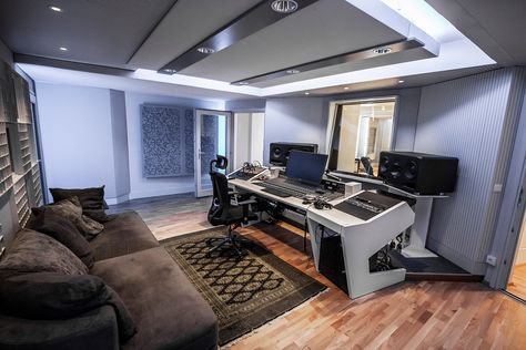 Studio Recording Room, Modern Music Room, Studio Music Room, Music Studio Design, Music Room Design, Home Recording Studio Setup, Recording Studio Setup, Home Music Rooms, Vienna City