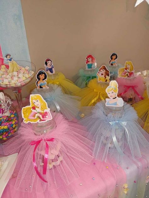 Disney Princess | CatchMyParty.com Disney Princess Theme Centerpieces, Princess Theme Table Decorations, Princess Party Centerpieces Diy, Disney Princess Birthday Party Decorations Diy, Disney Princess Table Centerpiece, Disney Princess Birthday Centerpieces, Disney Princess Centerpiece Ideas, Princess 5th Birthday Party Ideas, Disney Princess Table Decorations