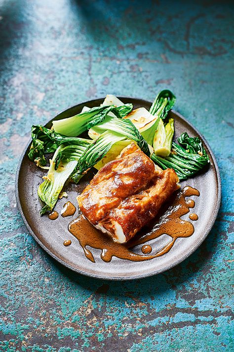 Cod with miso sauce and gingered greens | Food and Travel Magazine High End Meals, Dale Pinnock Recipes, Miso Cod Recipe, Cod Miso, Miso Recipes, Miso Sauce, Fish Friday, Healthy Budget, Pak Choi