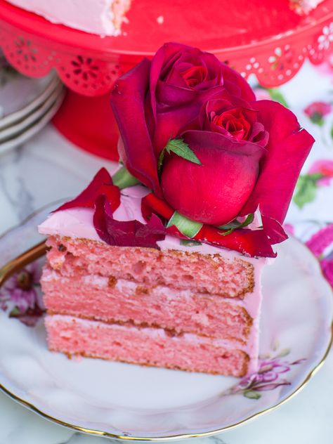 Rose Cake (video) - Tatyanas Everyday Food Rose Water Cake, Rose Cake Recipe, Water Cake, Rose Buttercream, Lavender Cake, Cake Video, Rose Flavored, Cake Layers, Buttercream Recipe