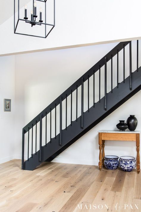 80s Staircase Makeover, Black Railings For Stairs, Black Iron Stair Railing, Painted Stair Railings, Railing Makeover, Black Stair Railing, Stair Railing Makeover, Diy Staircase Makeover, Diy Stair Railing