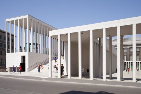 David Chipperfield Architecture, Chipperfield Architecture, Galleries Architecture, David Chipperfield Architects, Stair Gallery, Monumental Architecture, David Chipperfield, Famous Architects, Museum Architecture