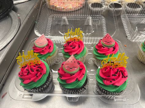 Cupcake design idea✨ Watermelon Cupcakes Ideas, Summer Cupcakes Ideas Decorations, Summer Cupcakes Decoration, Summer Cupcakes Ideas, 4h Fair, Cuppy Cake, Kids Birthday Cupcakes, Message Cookies, Watermelon Cupcakes