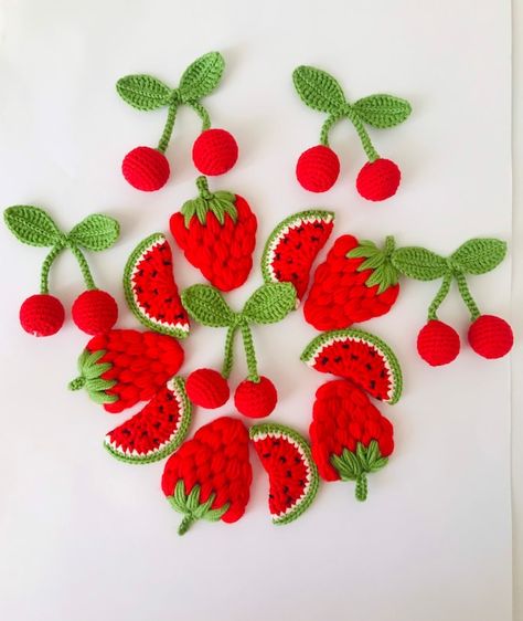 Strawberry Applique, Crochet Strawberry, Crochet Fruit, Watermelon Slice, Cardigan Knitted, Crochet Christmas Trees, Watermelon Slices, Make Your Own Jewelry, Chunky Cardigan