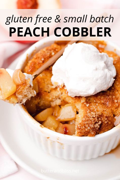 White Peach Cobbler, Paleo Flour Blend, Fun Summer Desserts, Berry Custard, Gluten Free Cobbler, Gluten Free Peach Cobbler, Desserts To Bake, Summer Dessert Ideas, Sugar Free Caramel