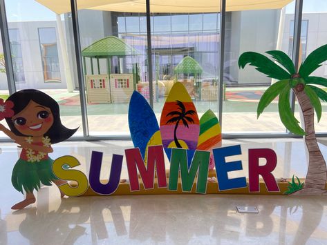 Summer Board Decoration Ideas, Summer School Decorations, Summer Camp Board Decoration, Summer Camp Decoration Ideas For School, Summer Decorations For Classroom, Nursery Class Decoration, Balloon Birthday Themes, Moana Theme Birthday, Summer Camp Themes