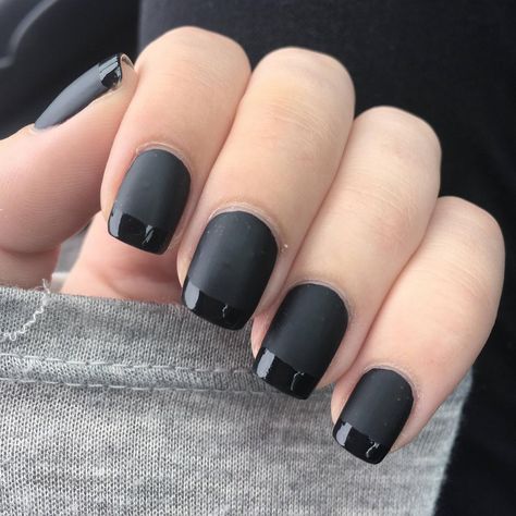 Matte black with gloss tips Matte Gel Nails, Black French Nails, Black Gel Nails, Emerald Nails, Matte Black Nails, Black Acrylic Nails, French Manicure Nails, Matte Nails Design, French Nail Designs