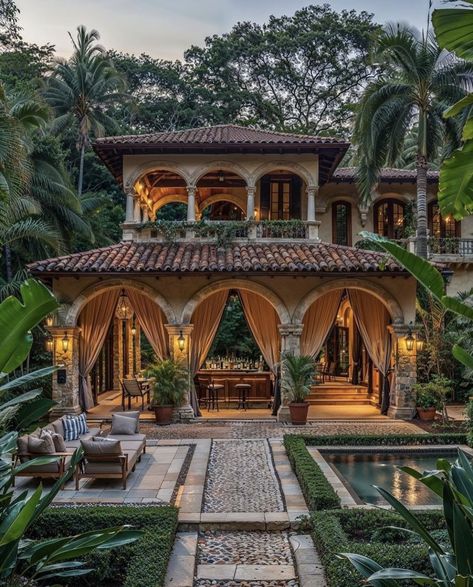 House Exterior And Interior, Mediterranean House Designs, Mansion Exterior, Hacienda Style Homes, Mediterranean Architecture, Dream Life House, Hacienda Style, Spanish Style Homes, Mansions Luxury