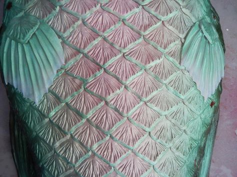 Finfolk Productions. Interesting color combination! Green Mermaid Tail, Pink Mermaid Tail, Realistic Mermaid Tails, Mermaid Ideas, Professional Mermaid, Realistic Mermaid, Mermaid Sculpture, Diy Mermaid, Silicone Mermaid Tails