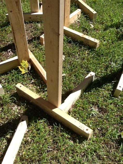 Diy Portable Fence, Portable Fence, Fence Diy, Dog Cone, Diy Clothes Rack, Scrap Wood Projects, Backyard Fences, Back Deck, Fence Post