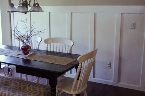 Kae's Corner Design: DIY Dining Room Board and Batten Dinning Room Feature Walls, Dining Room Paneled Walls, Dining Room Wall Paneling, Dining Room Statement Wall, Living Room Board And Batten, Dining Room Board And Batten, Room Paneling, Dining Room Paneling, Dining Room Feature Wall