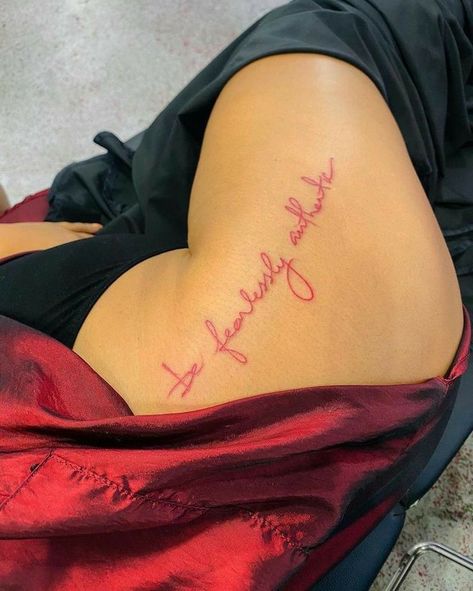 Red Side Tattoo, Side Tattoo Women, Women Side Tattoos, Red Tattoo On Black Women, Cute Thigh Tattoos Women, Red Tattoos For Women, Maroon Tattoo, Tattoo Ideas Red, Thigh Script Tattoo