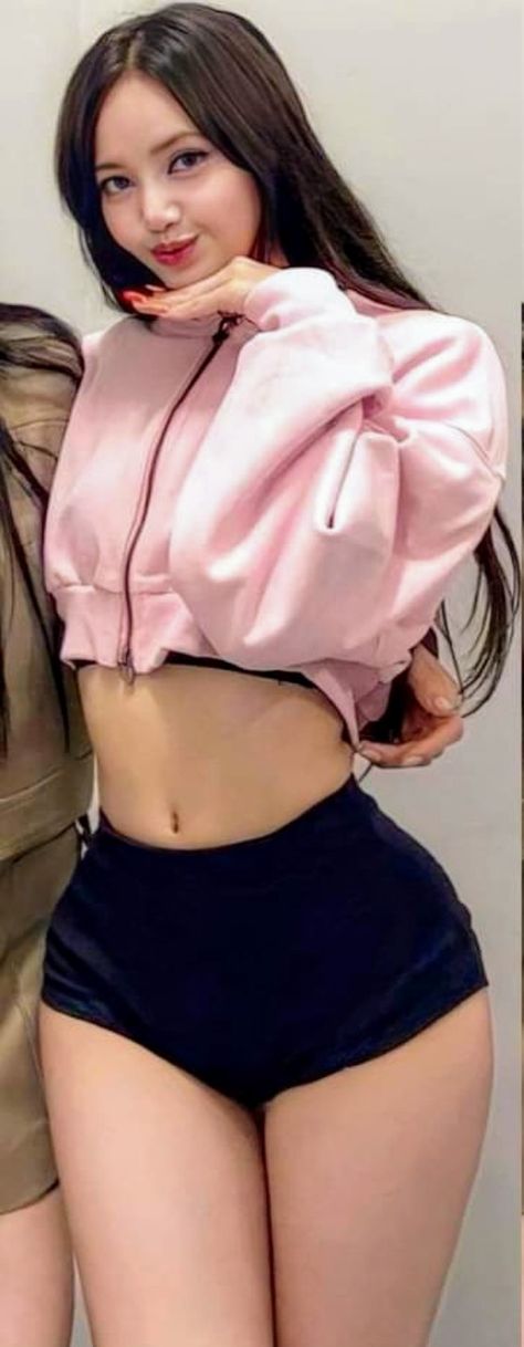 Lisa Hot Outfit, Lisa Blackpink Hot Photoshoot, Blackpink Outfits, Lisa Blackpink Instagram, Lisa Lalisa, Lisa Blackpink Wallpaper, Kim Jisoo, Hot Outfits, Black Pink Kpop