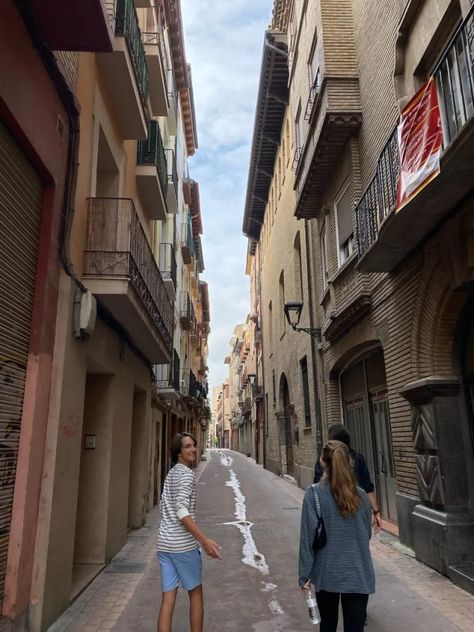 High School Study Abroad Program in Spain | SYA Spain Study Abroad Spain, High School Study, Spanish Curriculum, Visual And Performing Arts, School Campus, School Study, School Calendar, Secondary Education, Extra Curricular