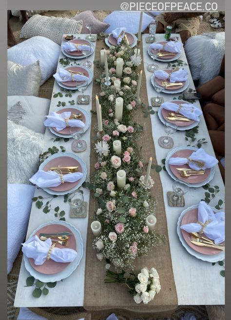 Bachelorette Classy Decor, Bachelorette Party Table Set Up, Bridal Shower Theme Ideas Classy, Classy Hen Party Ideas, Classy Bachelorette Party Ideas, Classy Bachelorette Party Decorations, Bachelorette Table, Classy Bachelorette, Classy Hen Party