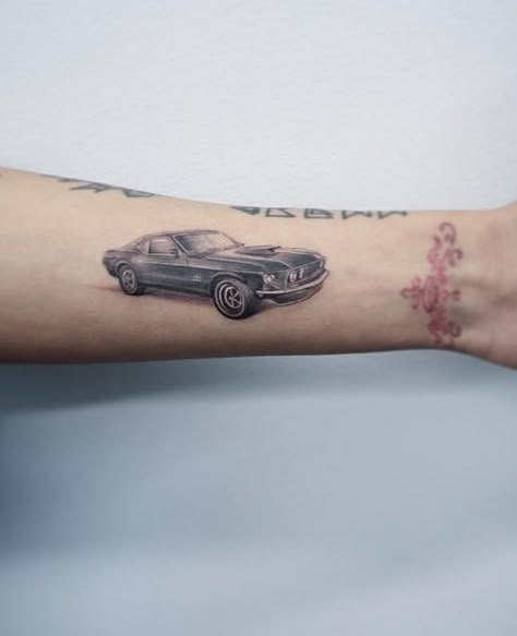 100+ Awesome Tattoos by Amazing Artist Eva Krbdk - TheTatt Mustang Tattoo For Women, Classic Car Tattoo, Tattoed Heart, Mustang Tattoo, World Travel Tattoos, Golf Tattoo, Wrist Tattoos Girls, Upper Thigh Tattoos, Art Inspired Tattoos