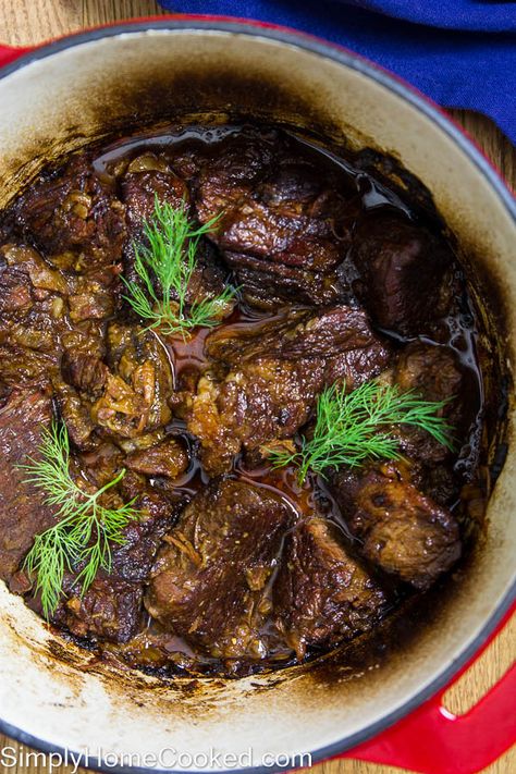 braised-beef-13 What To Make With Beef, Braised Beef Recipes, Beef Chunks, Braising Recipes, Beef Steak Recipes, Moo Cow, Roast Beef Recipes, Dutch Oven Recipes, Savory Dishes