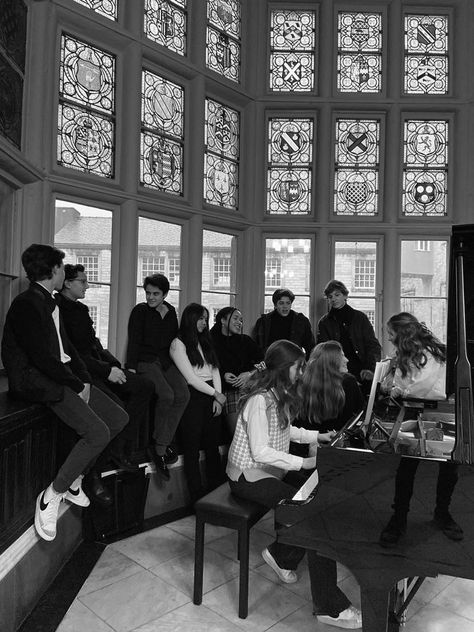 Boarding School Aesthetic Black And White, American Private School Aesthetic, Boarding School Dorms Dark Academia, Boarding School Friends Aesthetic, London Boarding School Aesthetic, Privet School Aesthetic, School Play Aesthetic, Uk Private School, British Boarding School Dorm